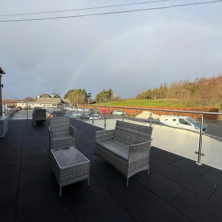 Holiday home 5 Bed House Sleeps10 Free Parking Pets Centre Edinburgh