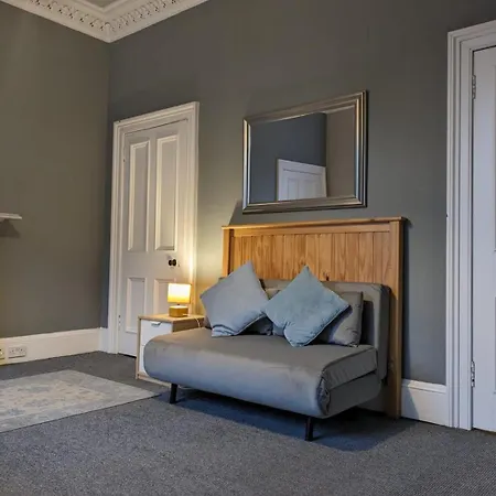 Semesterbostad Lovely Festival Flat *