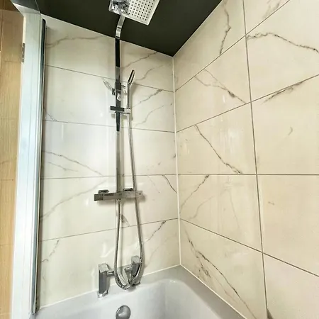 度假居 5 Bed House Sleeps10 Free Parking Pets Centre