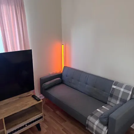 3 Floors, 4 Bedroom House With A Private Driveway! * Εδιμβούργο