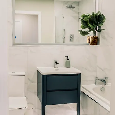 Stylish 2 Bed Centre With Parking * Эдинбург