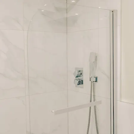 Stylish 2 Bed Centre With Parking Дом отдыха *
