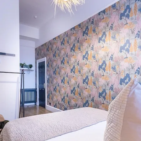 Guest house 38 Bide Collective Edinburgh