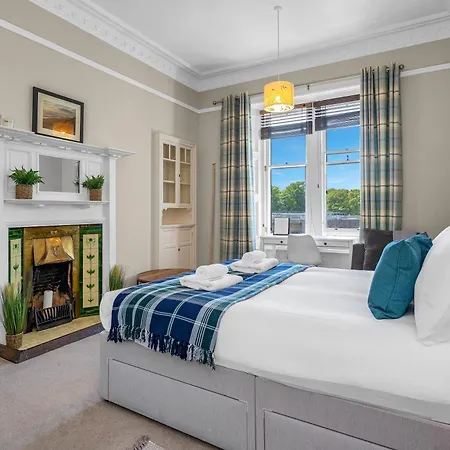 Victorian Apartment, Walk To Old Town, Sleeps 8 Apartmán