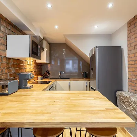 Elegant Stockbridge 3 Bdrm On The Canal Апартаменты