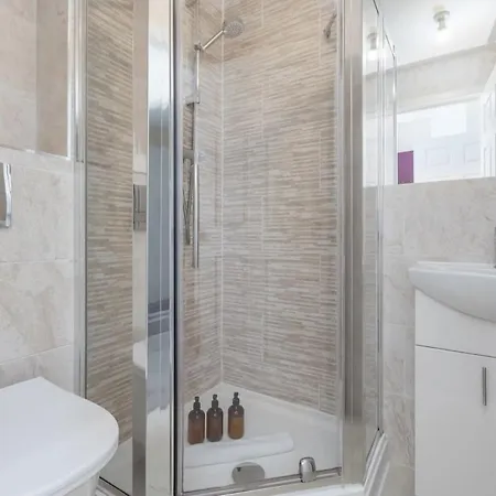 The Britannia Abode Apartment *