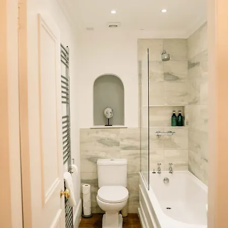 1 Bedroom In Historic Georgian Townhouse * Edinburgh