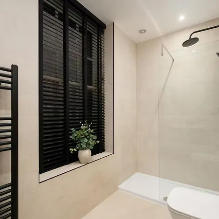 Apartment - Sleeps 2 - Princes St Close *