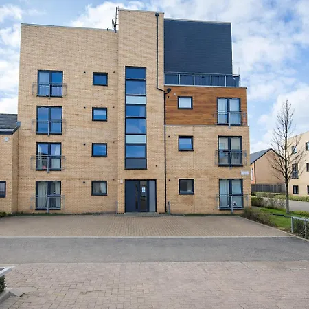 Anna Flat-spacious 2 Bed Flat With Free Parking And Quite Area Apartment