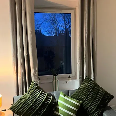 Parking - Sleep 3 - 1 Bedroom - Easy Access Apartment *