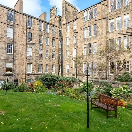 Old Town Castle View 4 Bedroom 5 Beds Sleeps 10