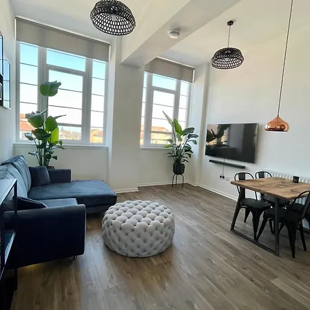 White Loft - Modern Flat Close To The Centre