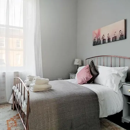 Beautiful Georgian New Town 2 Bed * Edinburgh