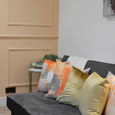 Newly Refurbished - Parking - - 3 Guests *