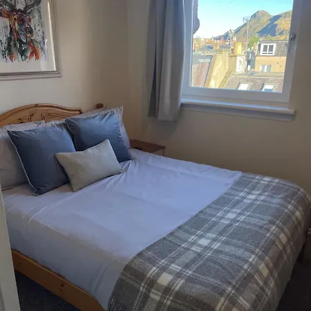 Welcoming And Homely 2 Bed In Location Edinburgh