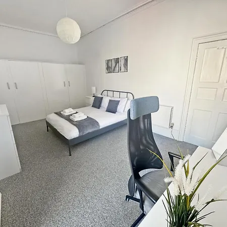 4 Bedroom Modern Spacious - Old Town Εδιμβούργο