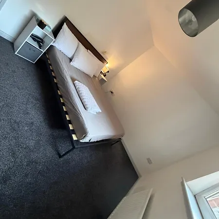 Dennis Flats Loaning Apartment