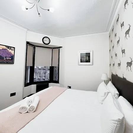 Old Town Castle Apartment Edinburgh