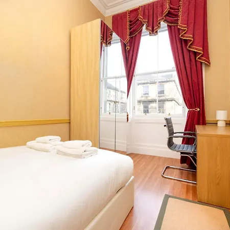 Stylish Southside Flat Near Old Town *