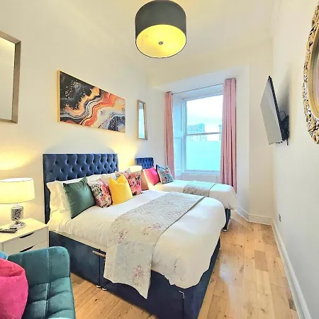 Stellar - 2 & 3 Bedroom 아파트