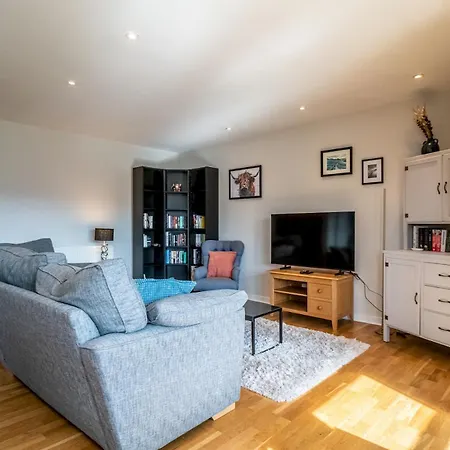 公寓 Bright Floor Haven Modern 2br In - Pass The Keys