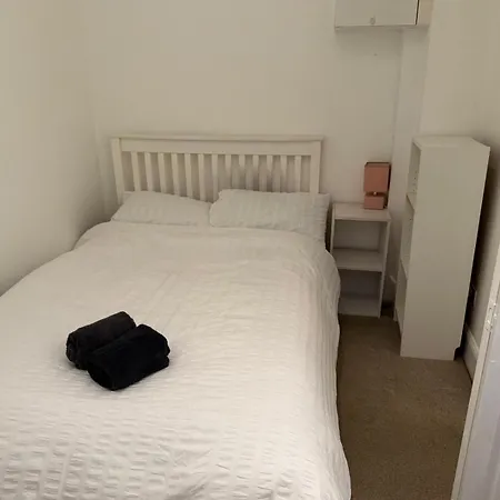 Cosy 1-bed On Seafield Road Apartment