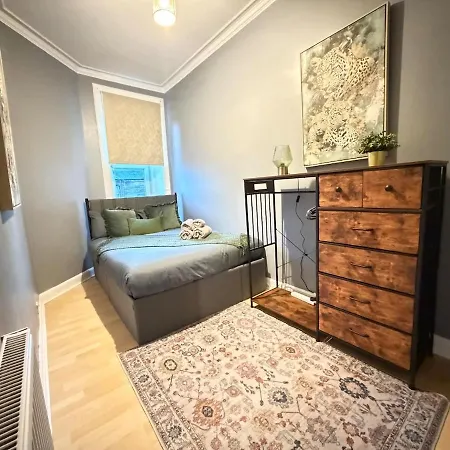 2 Bedroom Flat Near Centre Appartamento Edimburgo