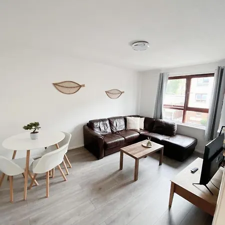 The Easter Apartment *