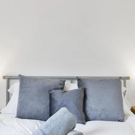 The Firhill Apartment *