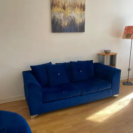 Edi - - 3 Bedroom Apartment