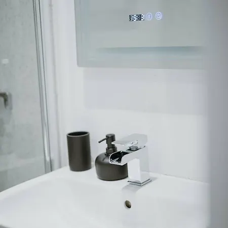 Apartment Modern In Leith