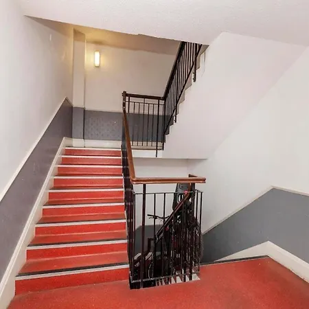 アパート 1 Bed In The Heart Of Grassmarket With Castle Views エディンバラ