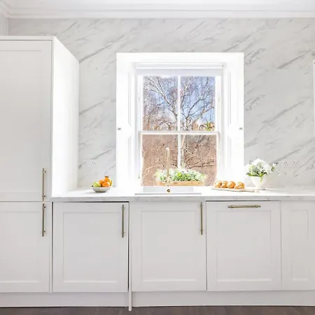 Bnbnova - 2br - West End - Near Castle Apartment