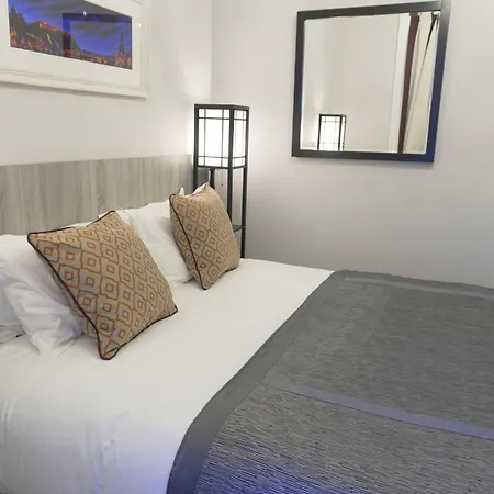 Apartment The Fetlock At Hill Square