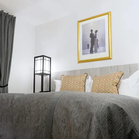 The Fetlock At Hill Square