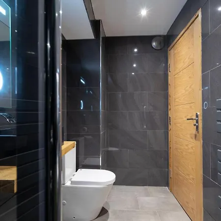 Elegant Stockbridge 3 Bdrm On The Canal Edinburgh