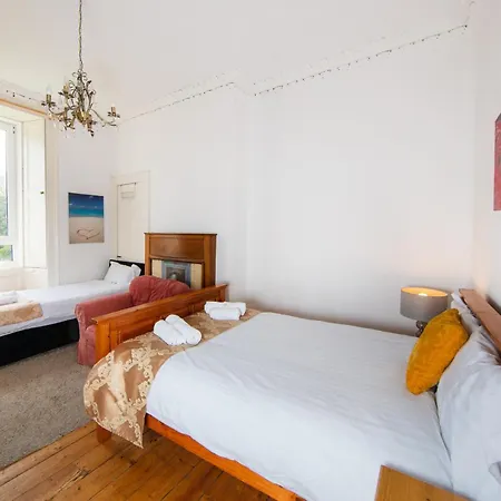 4 Bdrm Cosy By The Meadows Edinburgh