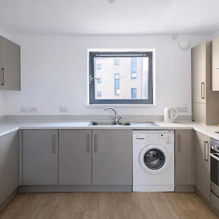 Anna Flat-spacious 2 Bed Flat With Free Parking And Quite Area