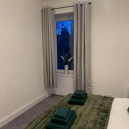 Apartment Parking - Sleep 3 - 1 Bedroom - Easy Access *