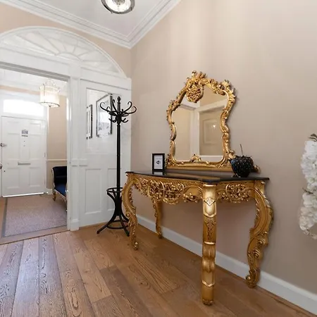 Gardners Crescent * Edinburgh