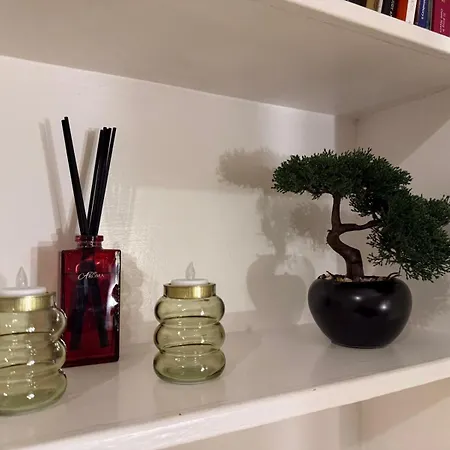 Stylish With Fast Wi-fi & Parking Apartment *