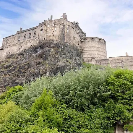 아파트 1 Bed In The Heart Of Grassmarket With Castle Views *