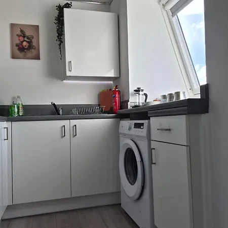 Daire Bright 2 Bedroom Apartment, Close To Uni, Free Parking, Fast Wi-fi