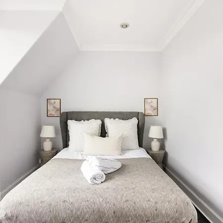Apartmán Bnbnova - 2br - West End - Near Castle *