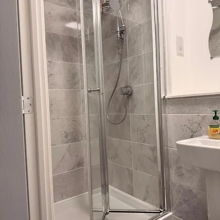 One Bedroom Near Royal Infirmary & Easy Access To Centre Apartmán *