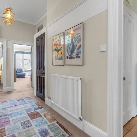 Victorian Apartment, Walk To Old Town, Sleeps 8 Apartmán Edinburgh