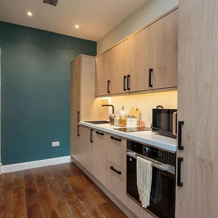 Apartment Old Town Modern Retreat - Near The Castle *