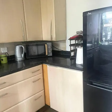 Apartment Edi - - 3 Bedroom *