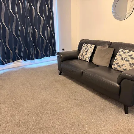 One Bedroom Near Royal Infirmary & Easy Access To Centre Apartment Edinburgh