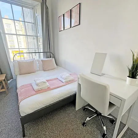 4 Bedroom Modern Spacious - Old Town Διαμέρισμα *